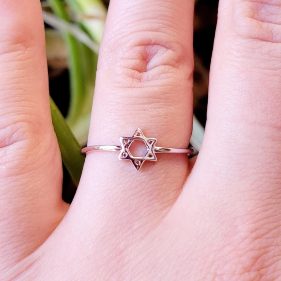 New Dainty Solid 925 Sterling Silver Star of David Ring - Picture 3 of 13